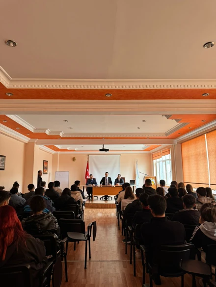 İlçemiz Kaymakamı Sayın Ramazan Cihangir okulumuz öğrencileri ile söyleşi gerçekleştirdi.